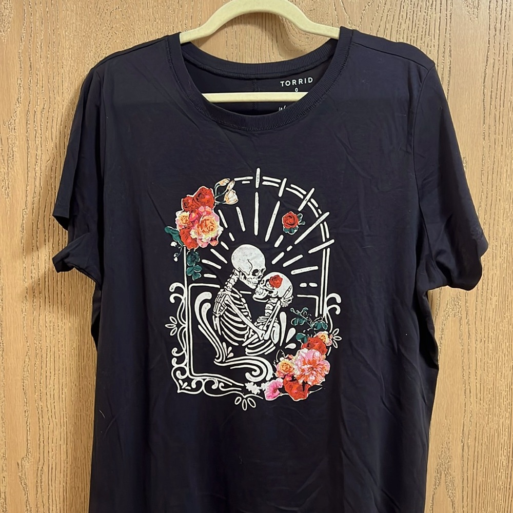 Torrid Classic Fit Skeleton Love Tee - size 0X